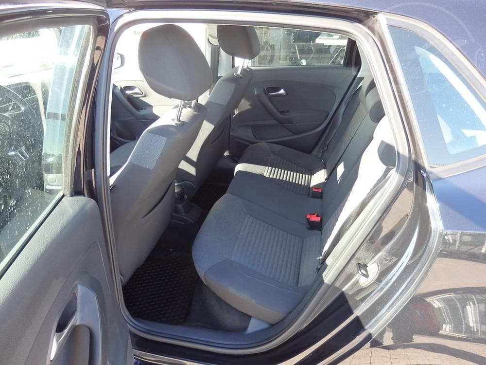 2013 Volkswagen POLO - 8