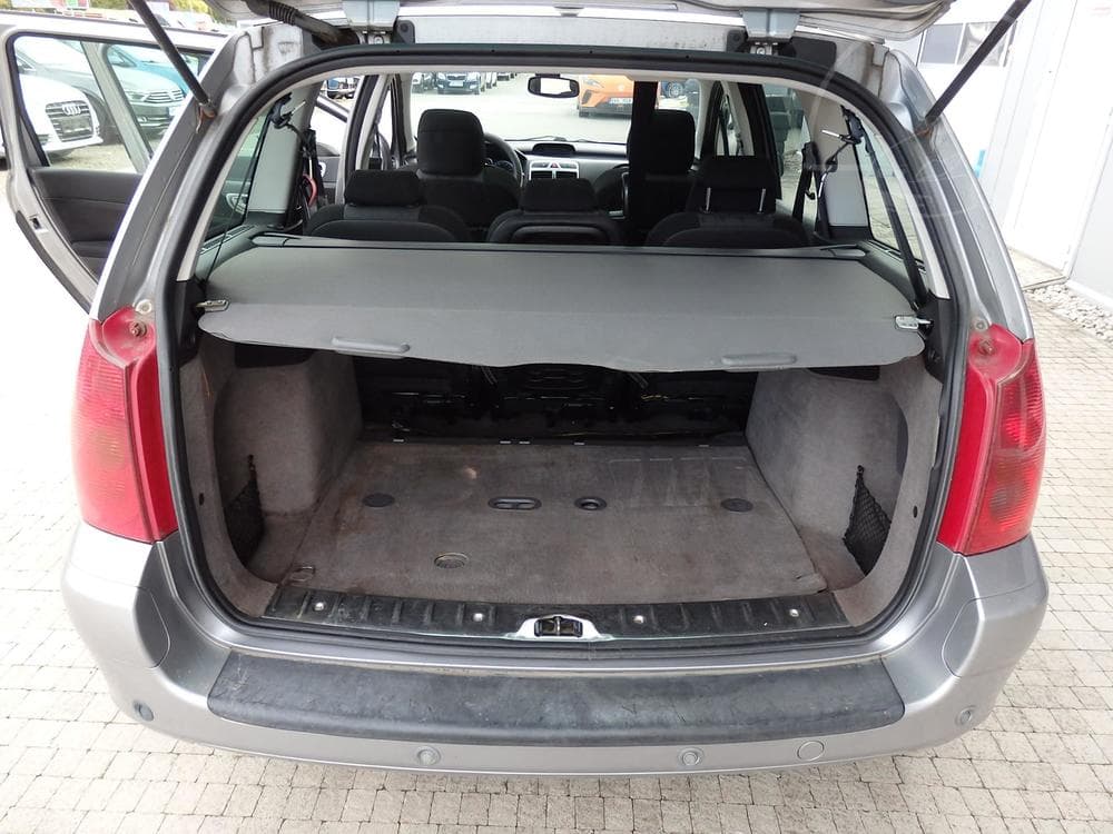 2004 Peugeot 307 - 8