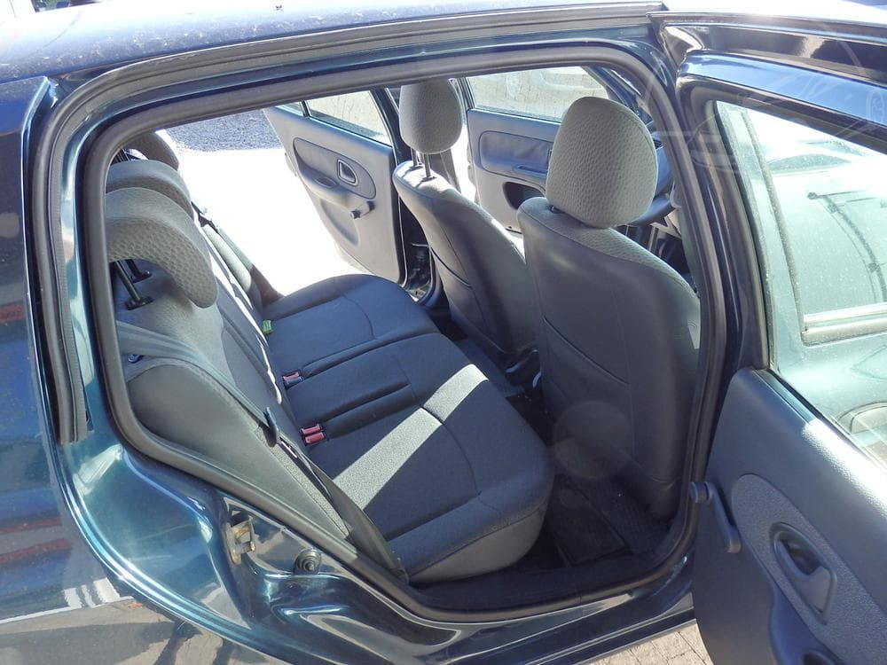 2005 Renault CLIO - 9