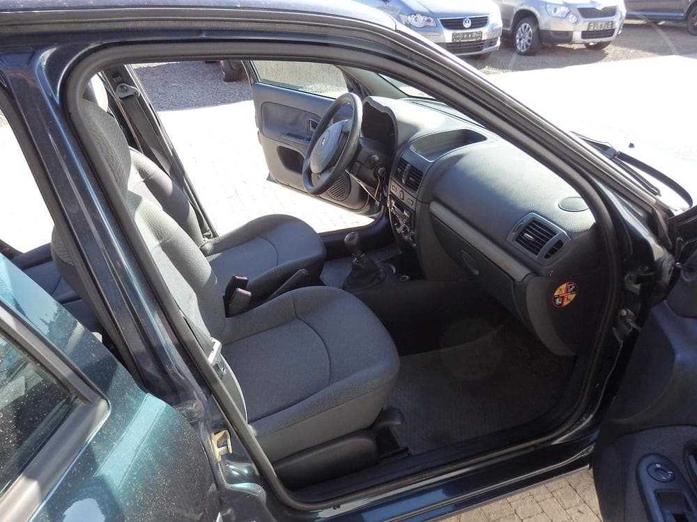 2005 Renault CLIO - 10
