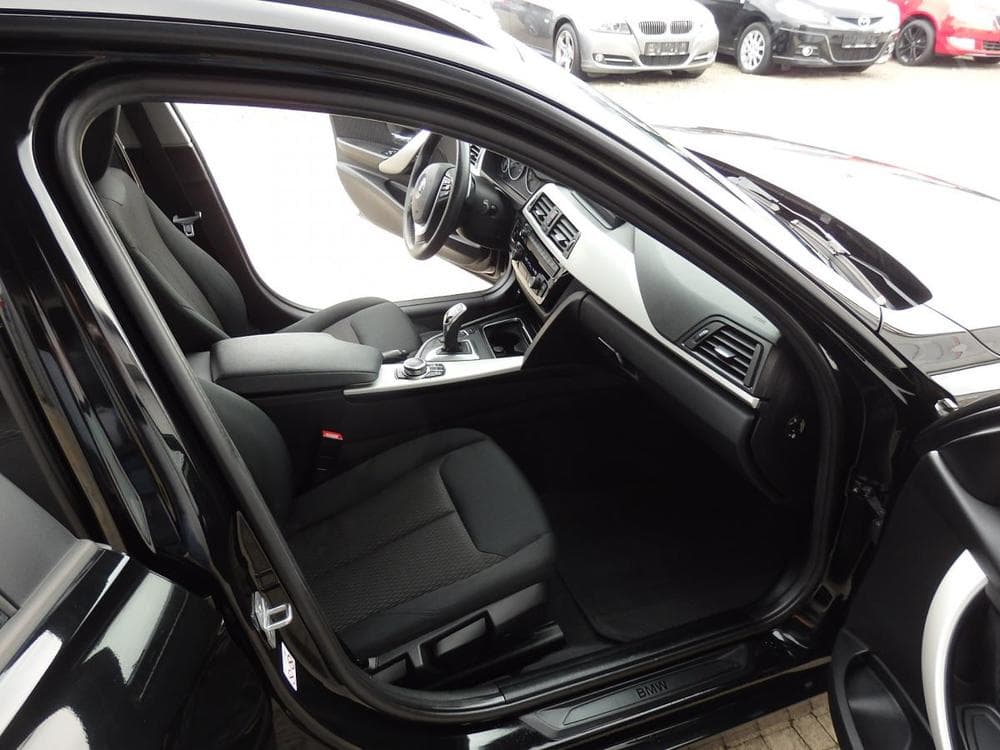 2018 BMW 3-Series - 11