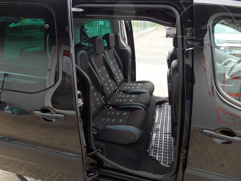 2011 Citroen BERLINGO - 11