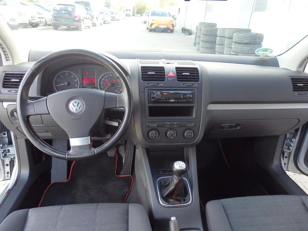 2006 Volkswagen GOLF - 11