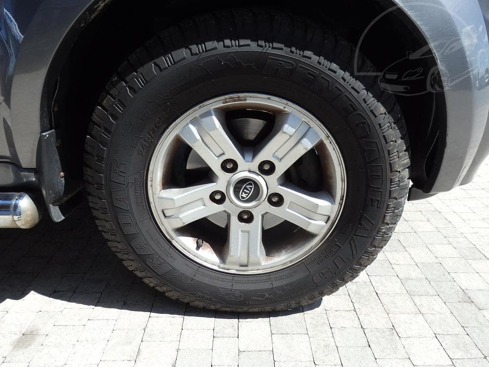 2004 Kia SORENTO - 12