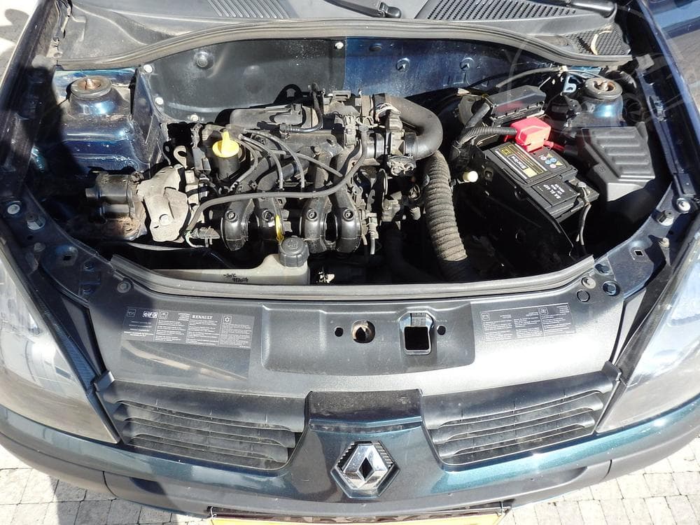2005 Renault CLIO - 12