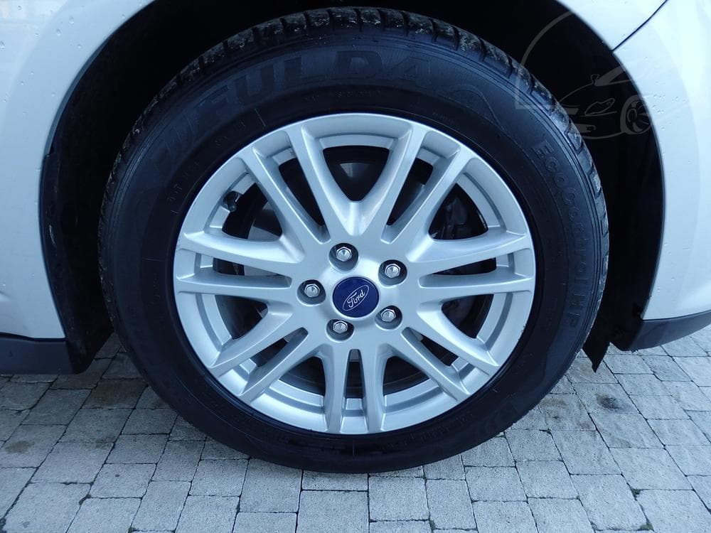 2013 Ford C-MAX - 13
