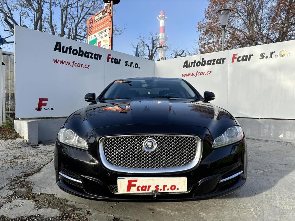 2010 Jaguar Xj - 2