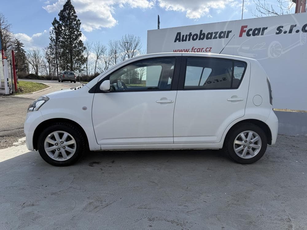 2010 Daihatsu SIRION - 4
