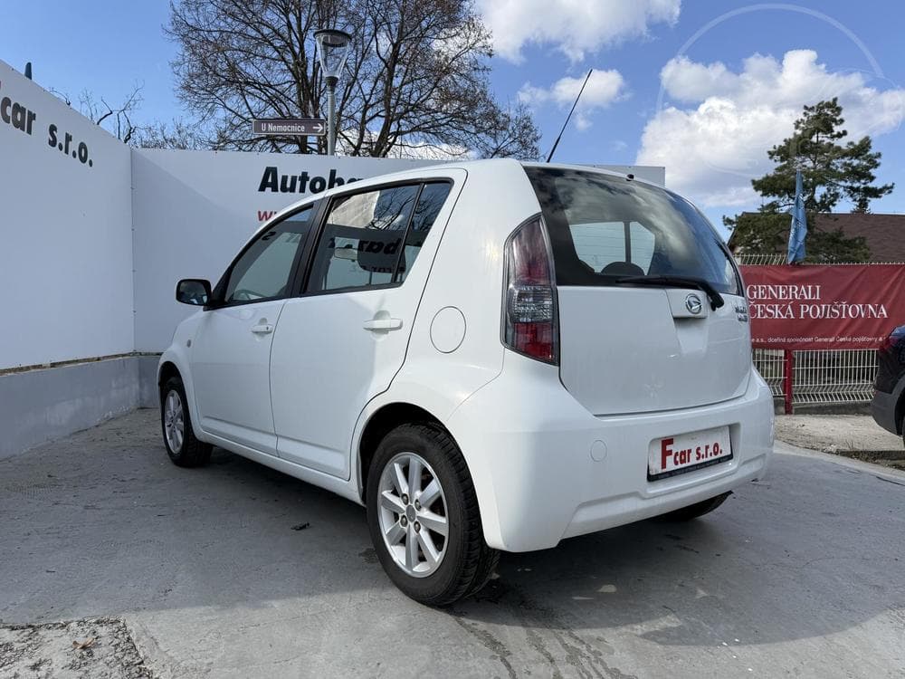 2010 Daihatsu SIRION - 7