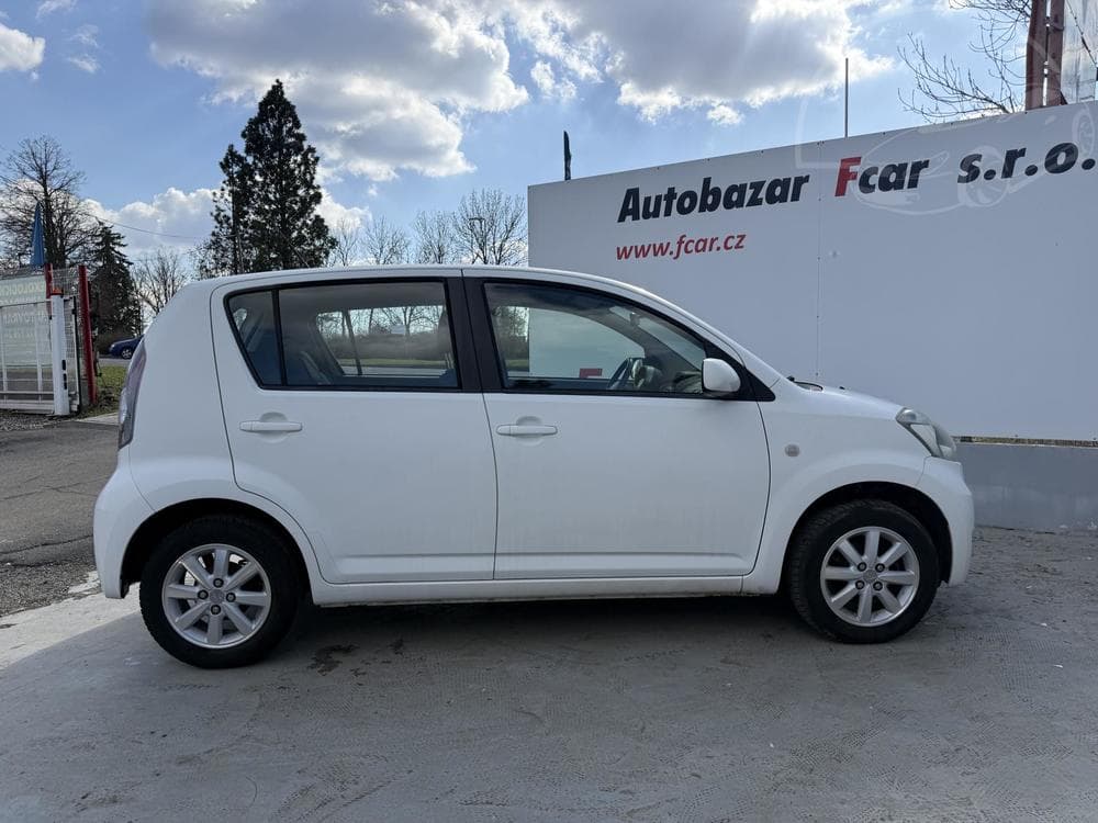 2010 Daihatsu SIRION - 9