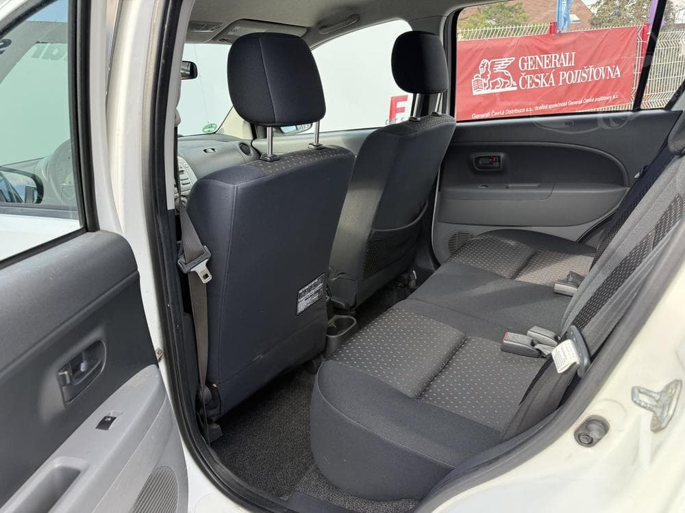 2010 Daihatsu SIRION - 11