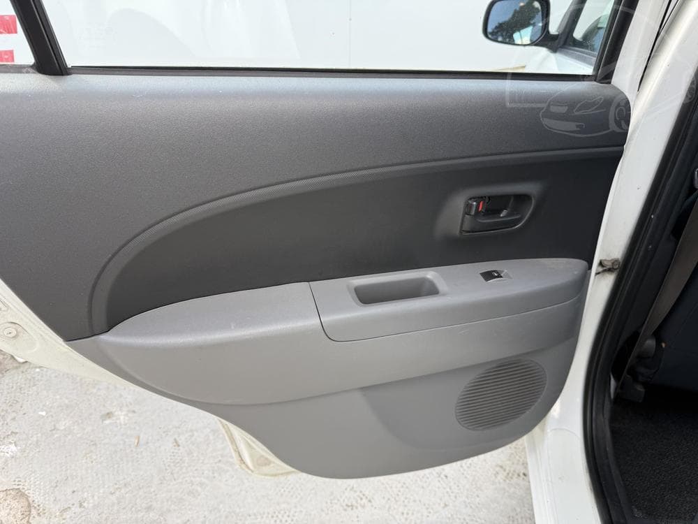2010 Daihatsu SIRION - 12