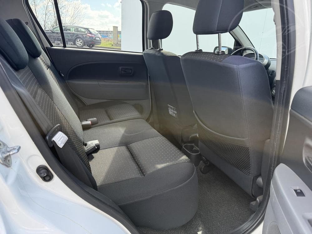 2010 Daihatsu SIRION - 13