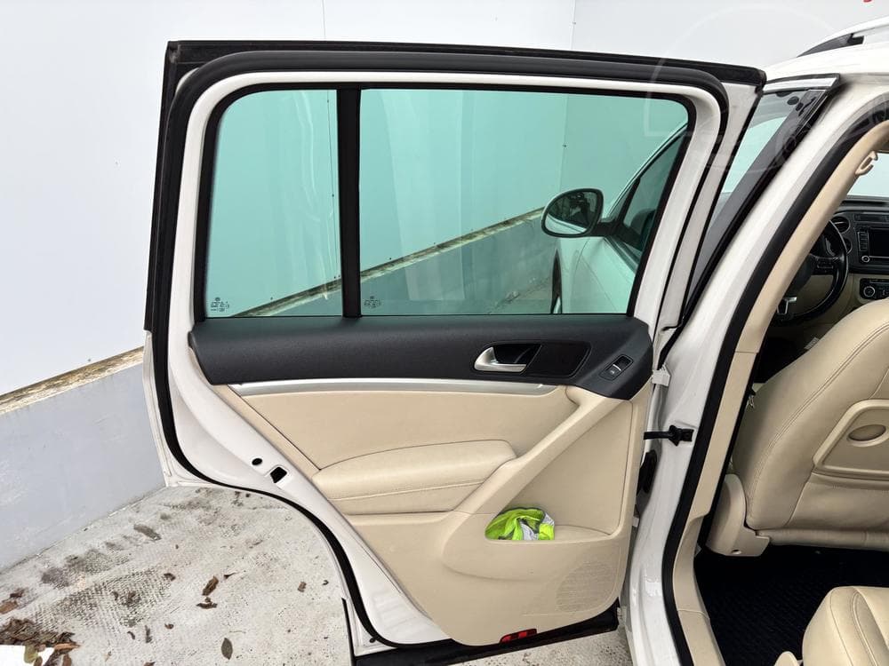 2012 Volkswagen Tiguan - 16
