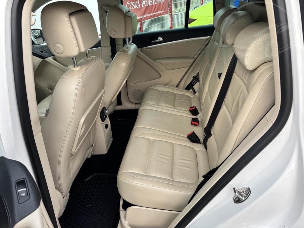 2012 Volkswagen Tiguan - 17