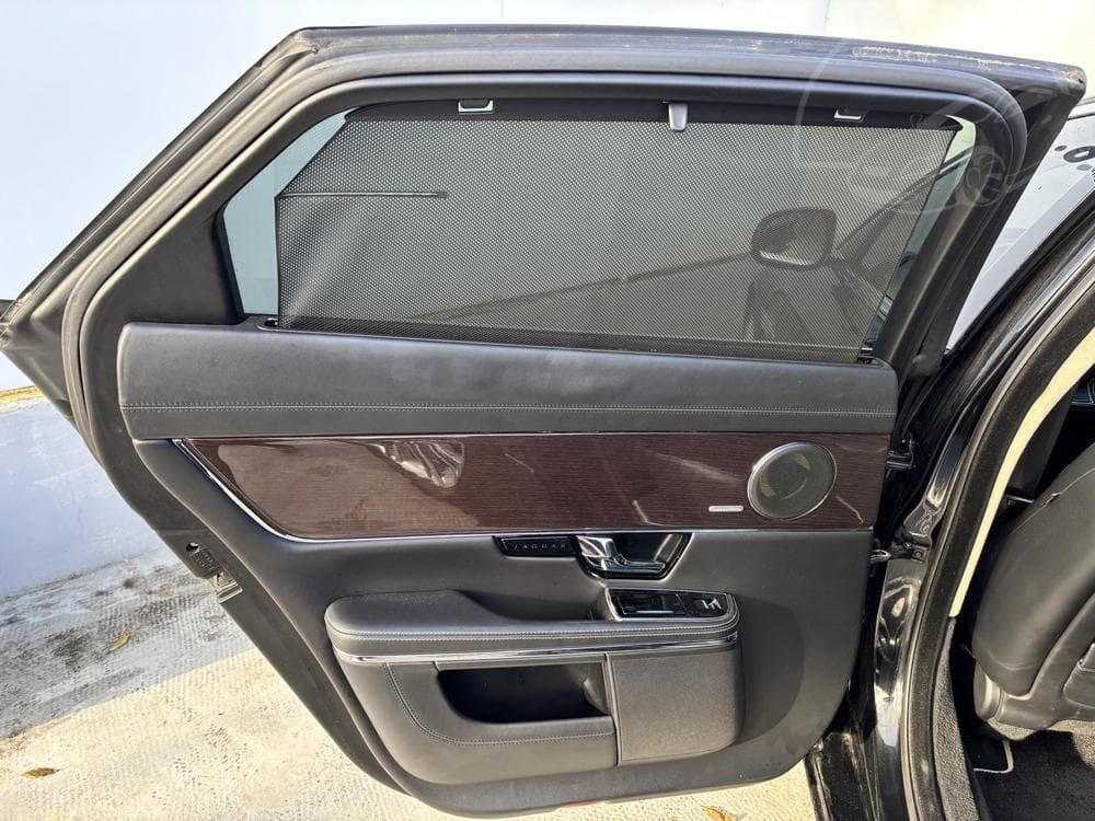 2010 Jaguar Xj - 18