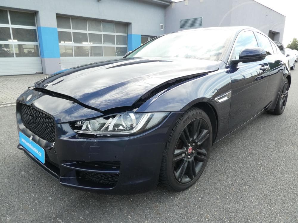 Jaguar XE 20T 147kW automat