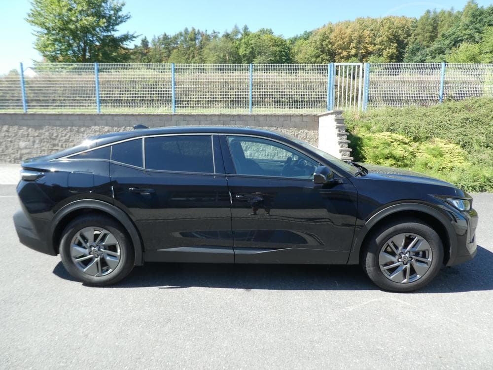 2025 Peugeot 408 - 10