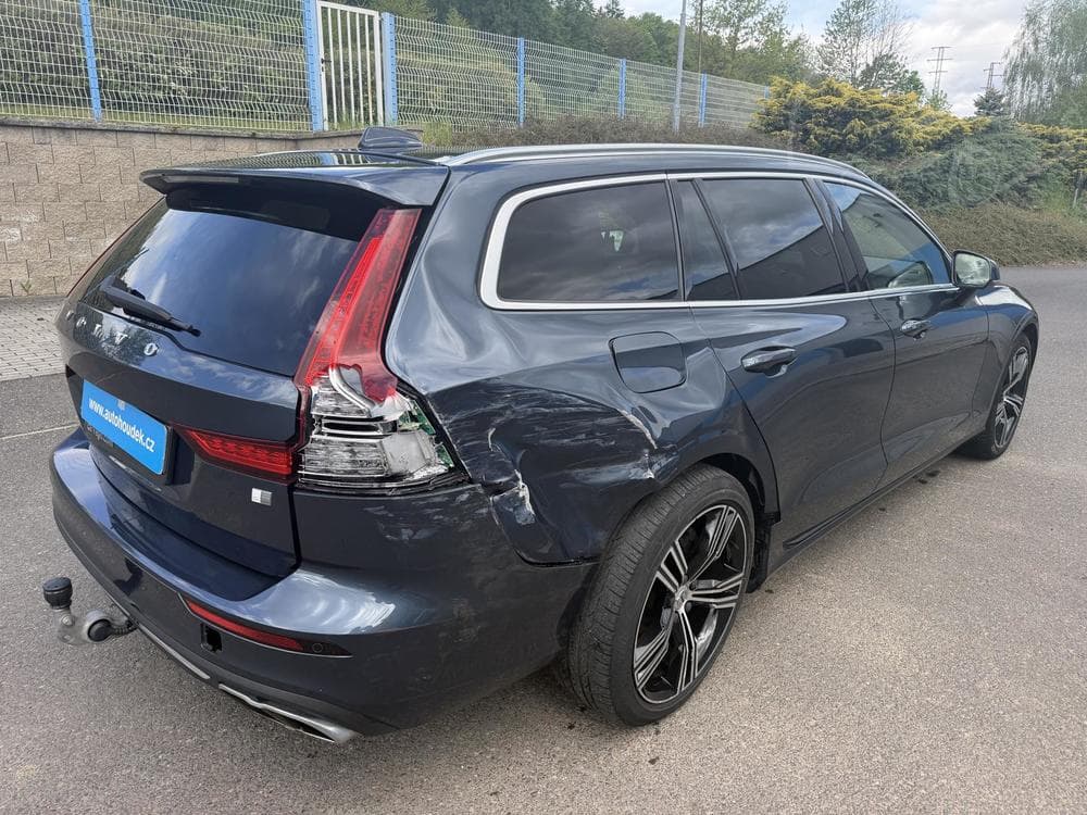 2020 Volvo V60 - 13