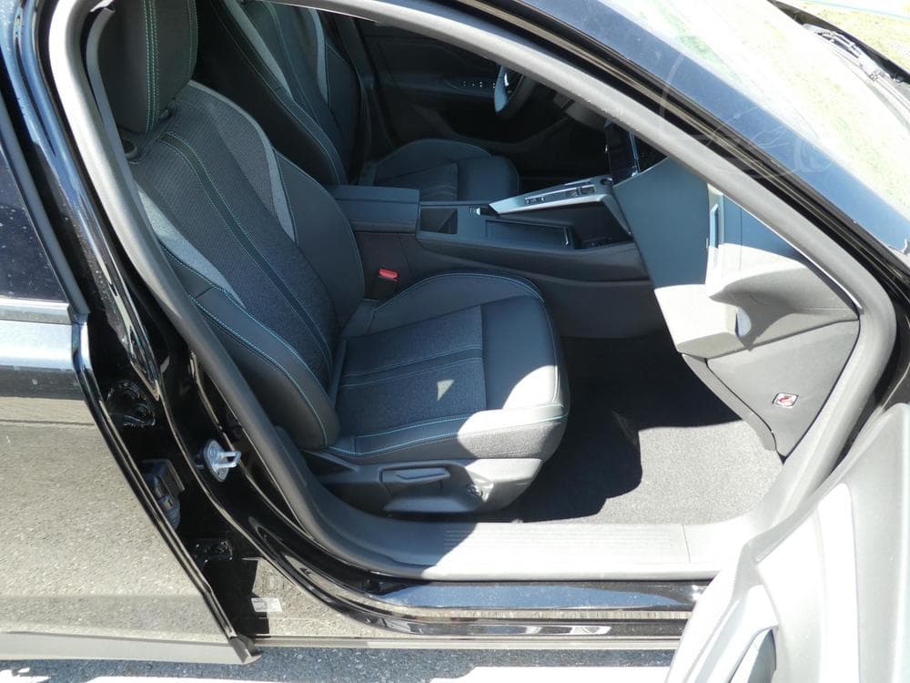 2025 Peugeot 408 - 109