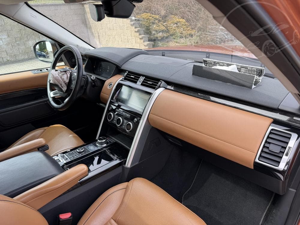 2018 Land Rover DISCOVERY - 49