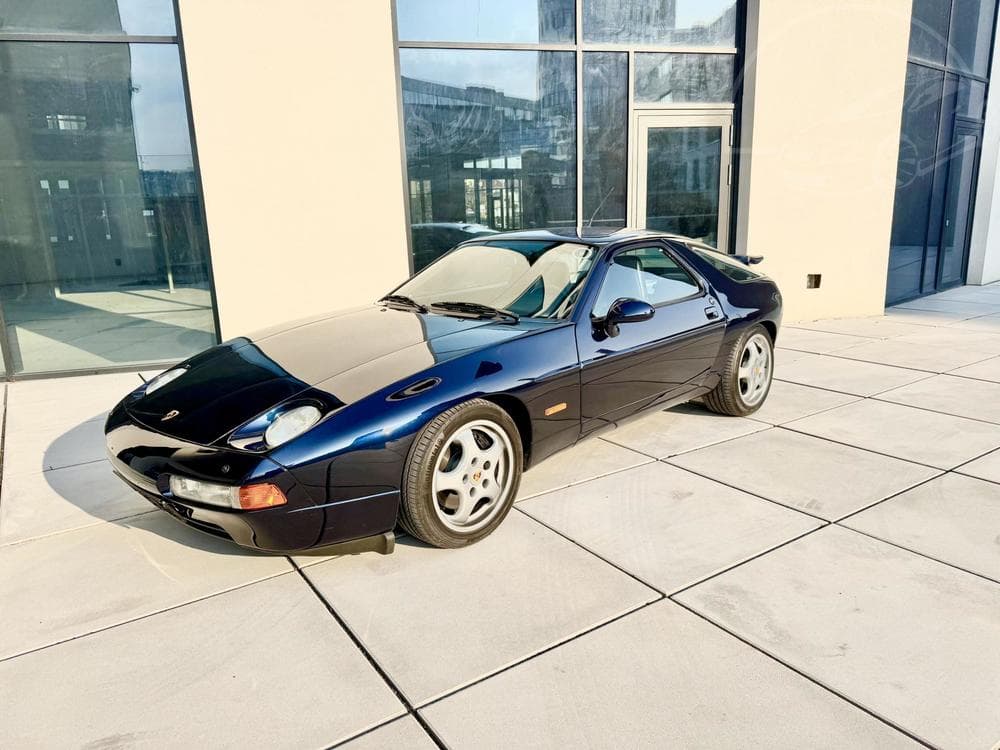 1992 Porsche 928 - 4