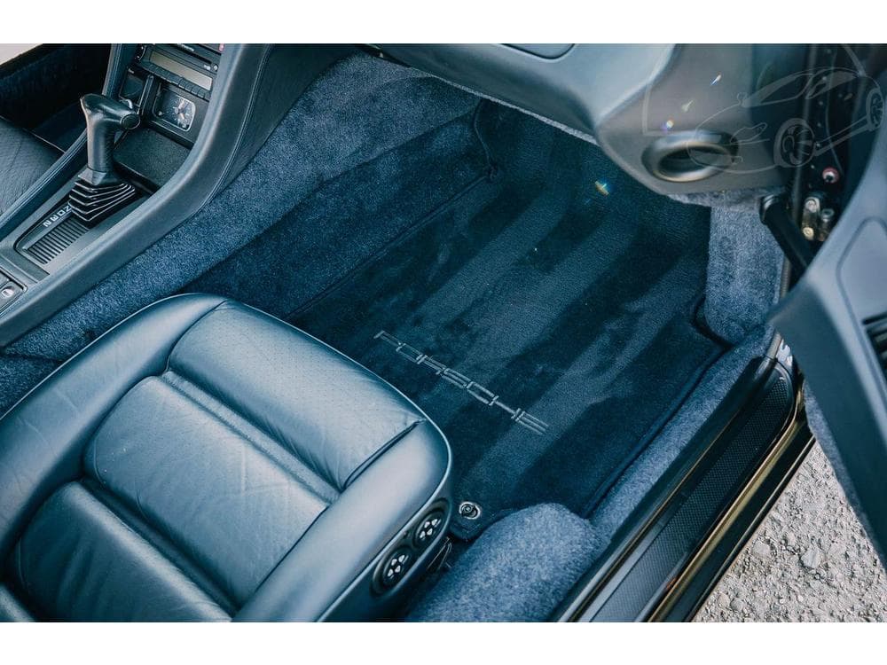 1992 Porsche 928 - 49