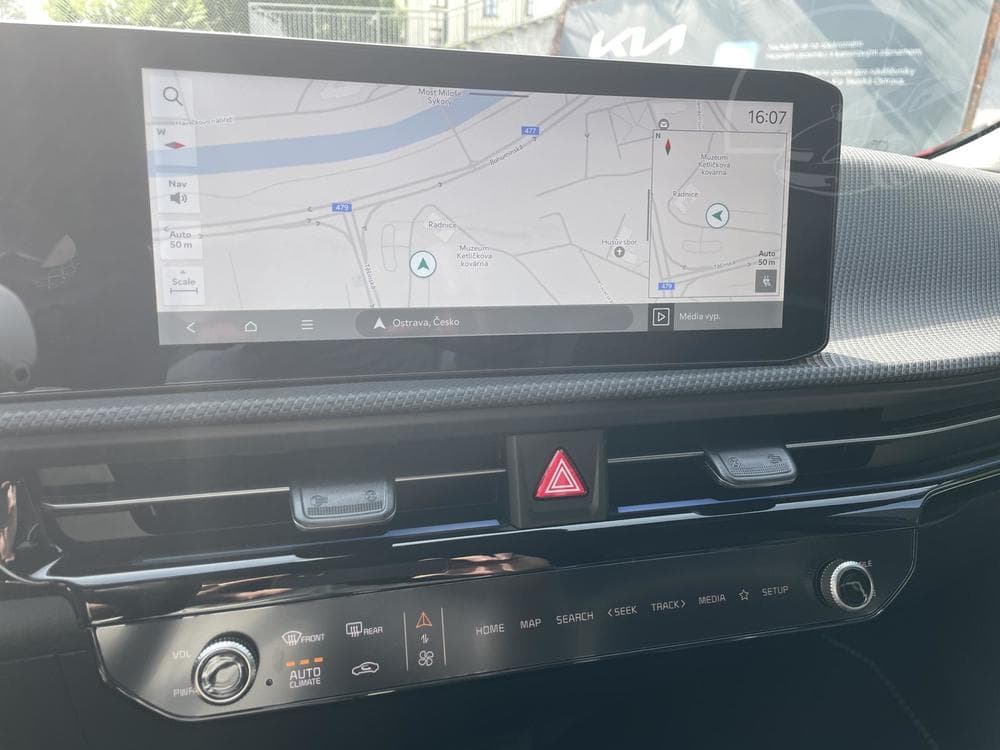 2025 Kia EV6 - 16