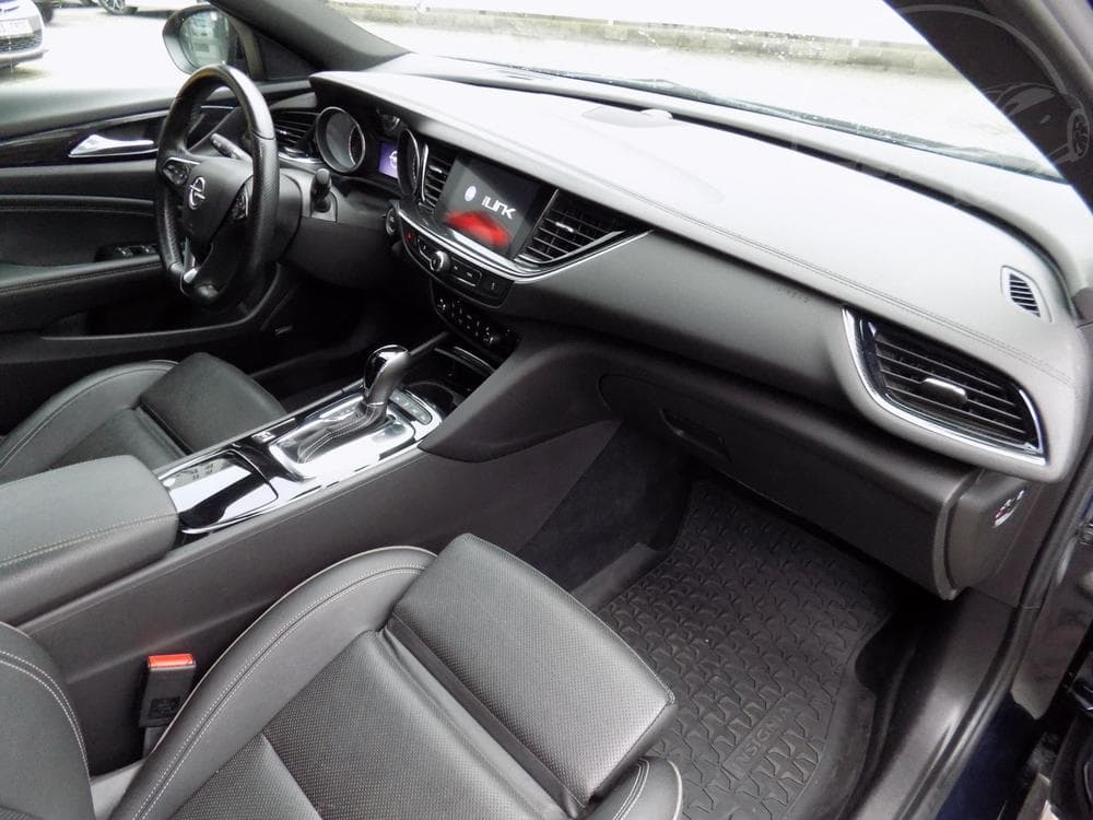 2018 Opel Insignia - 10