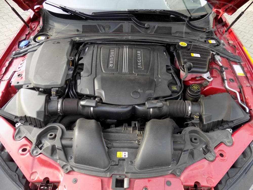 2012 Jaguar Xf - 15