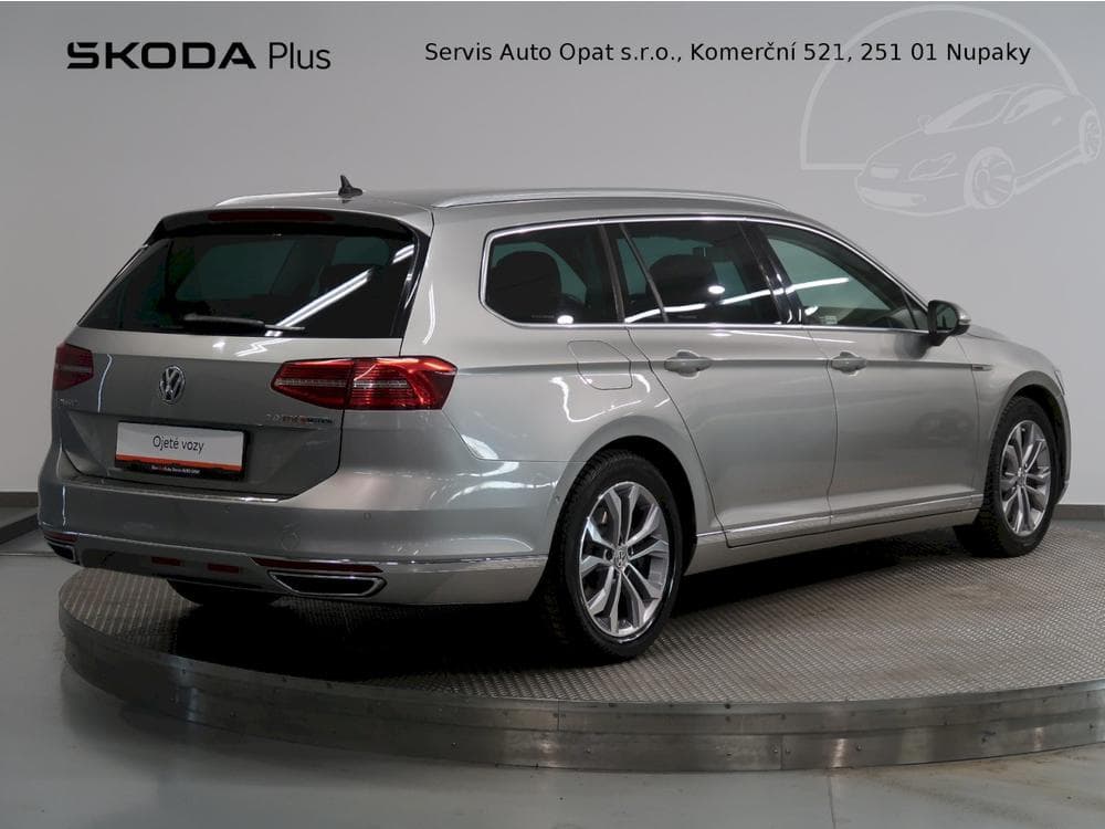 2016 Volkswagen Passat - 2