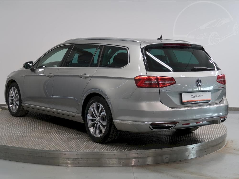 2016 Volkswagen Passat - 7