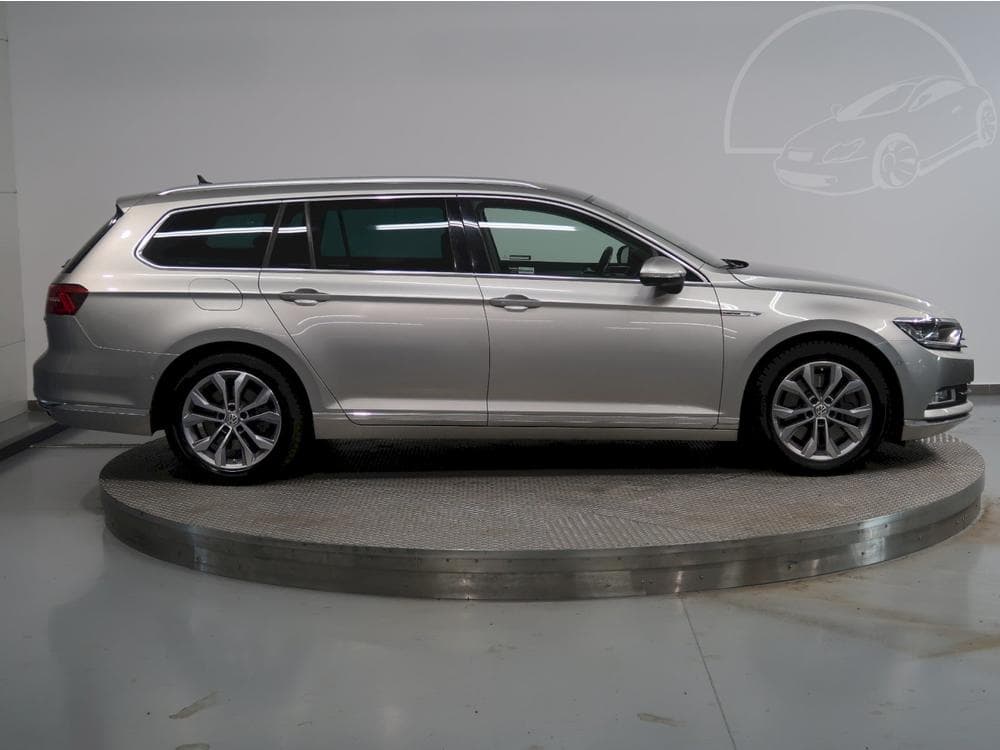 2016 Volkswagen Passat - 8