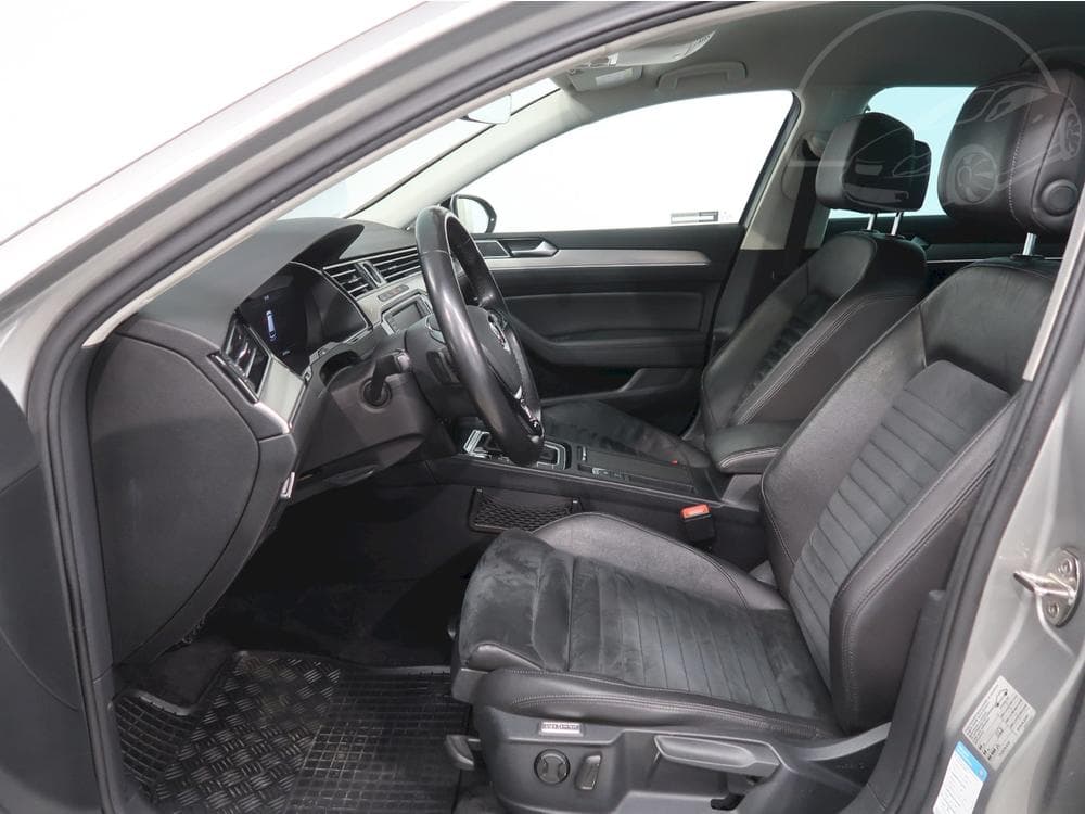 2016 Volkswagen Passat - 13