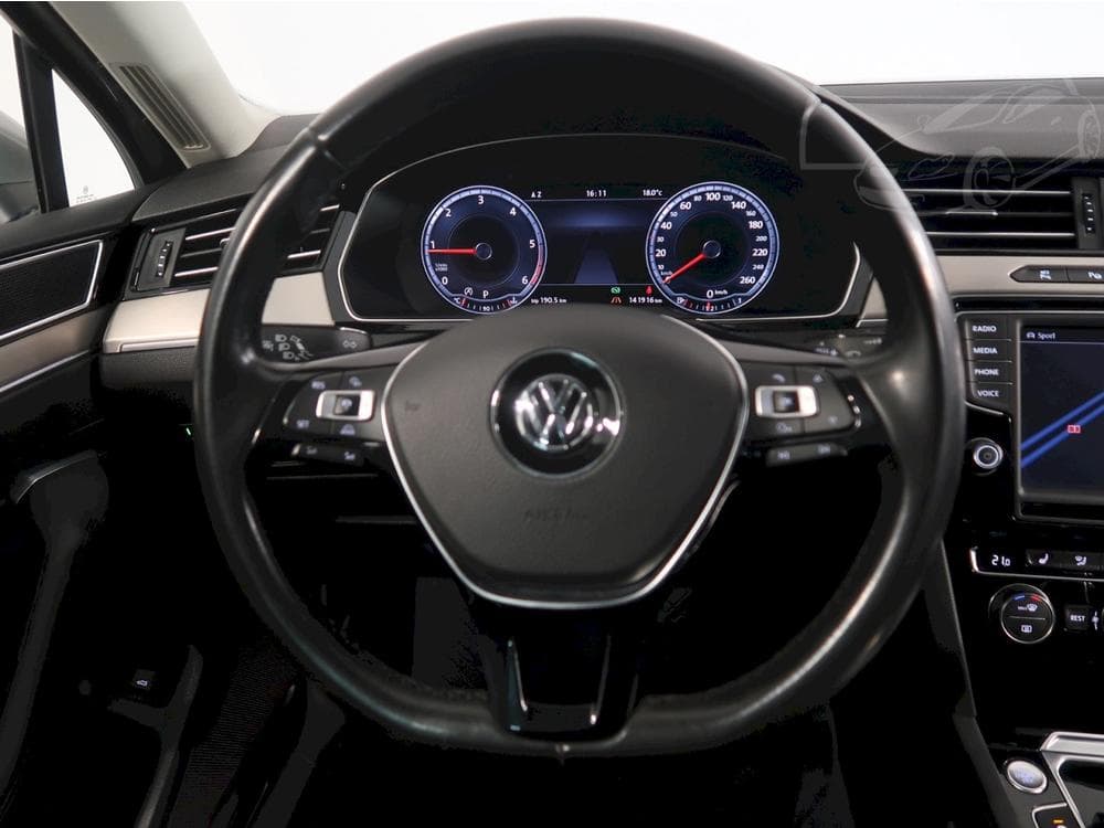 2016 Volkswagen Passat - 17
