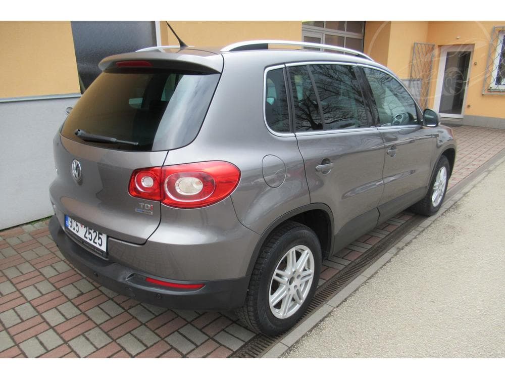 2010 Volkswagen TIGUAN - 2