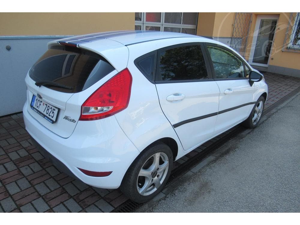 2011 Ford FIESTA - 2
