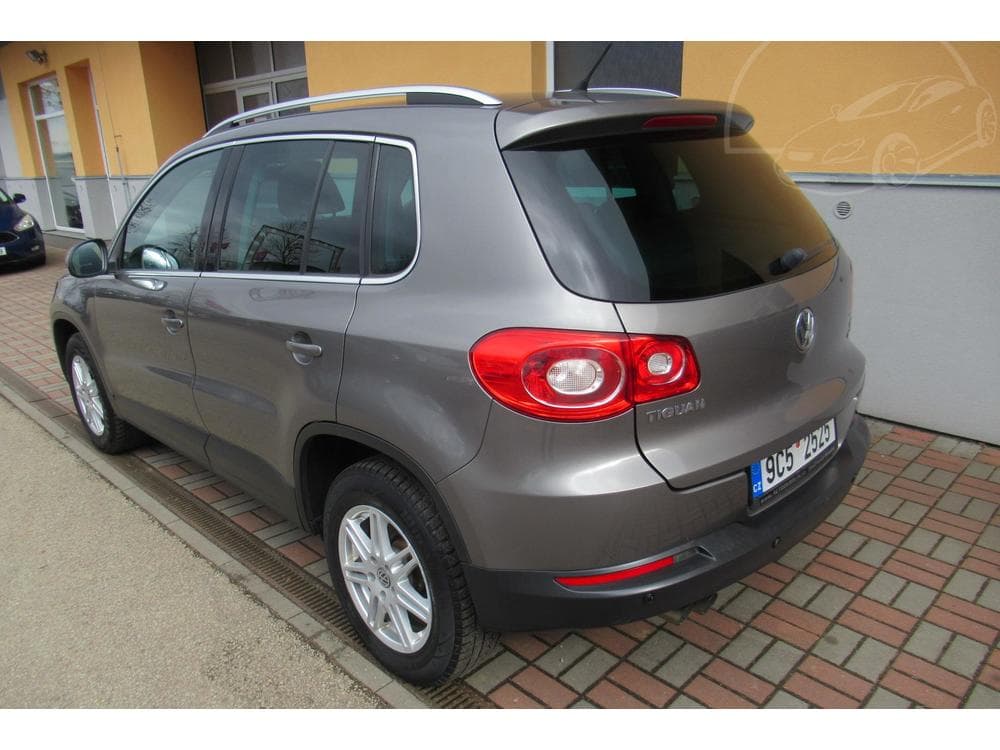 2010 Volkswagen TIGUAN - 4