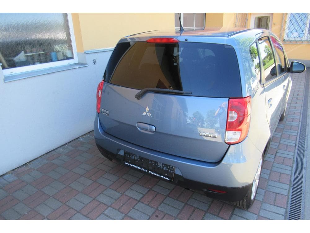2011 Mitsubishi COLT - 7
