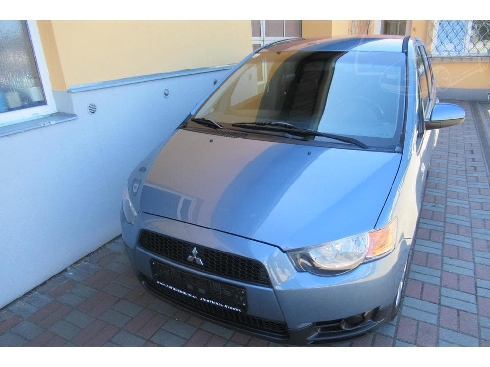 2011 Mitsubishi COLT - 8
