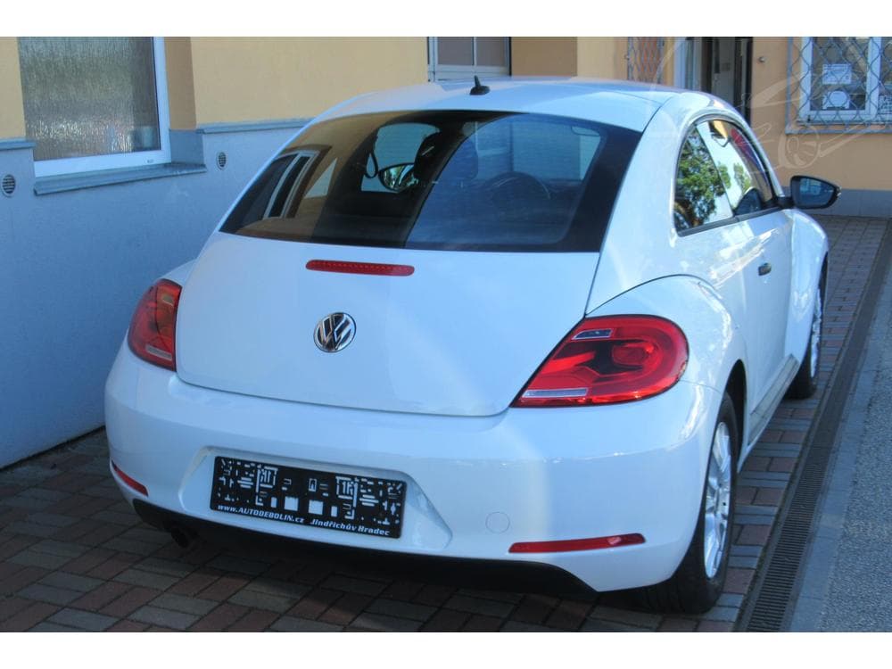 2015 Volkswagen BEETLE - 8