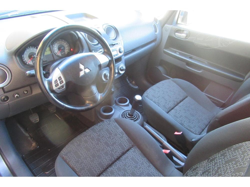 2011 Mitsubishi COLT - 9