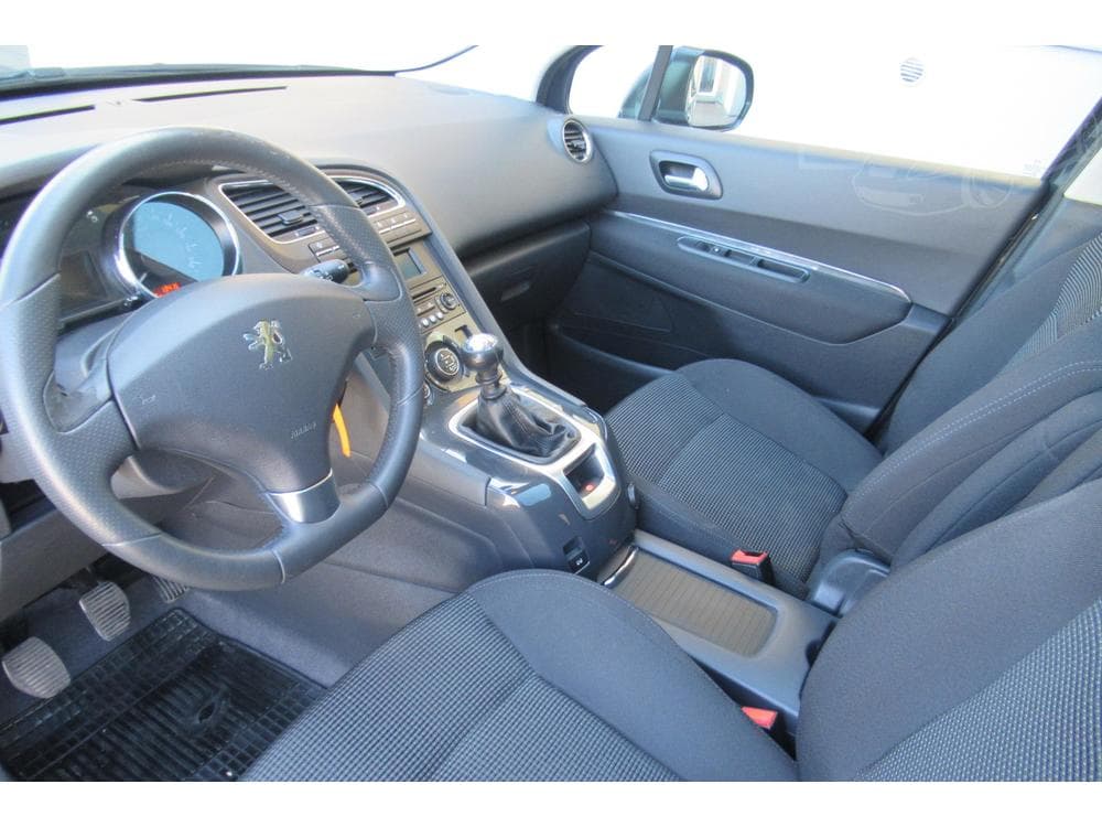2012 Peugeot 5008 - 9