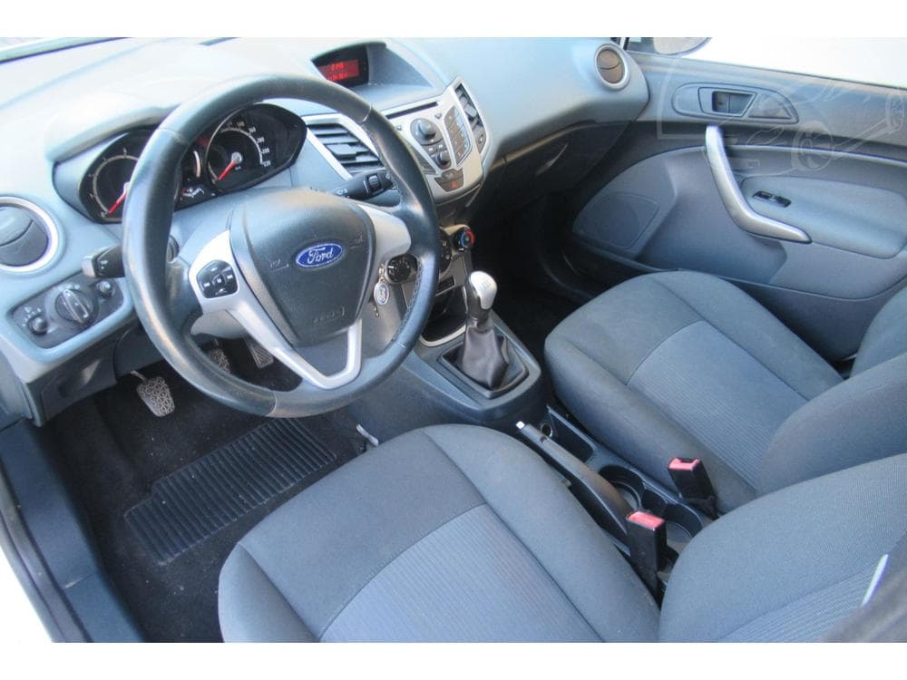 2011 Ford FIESTA - 9