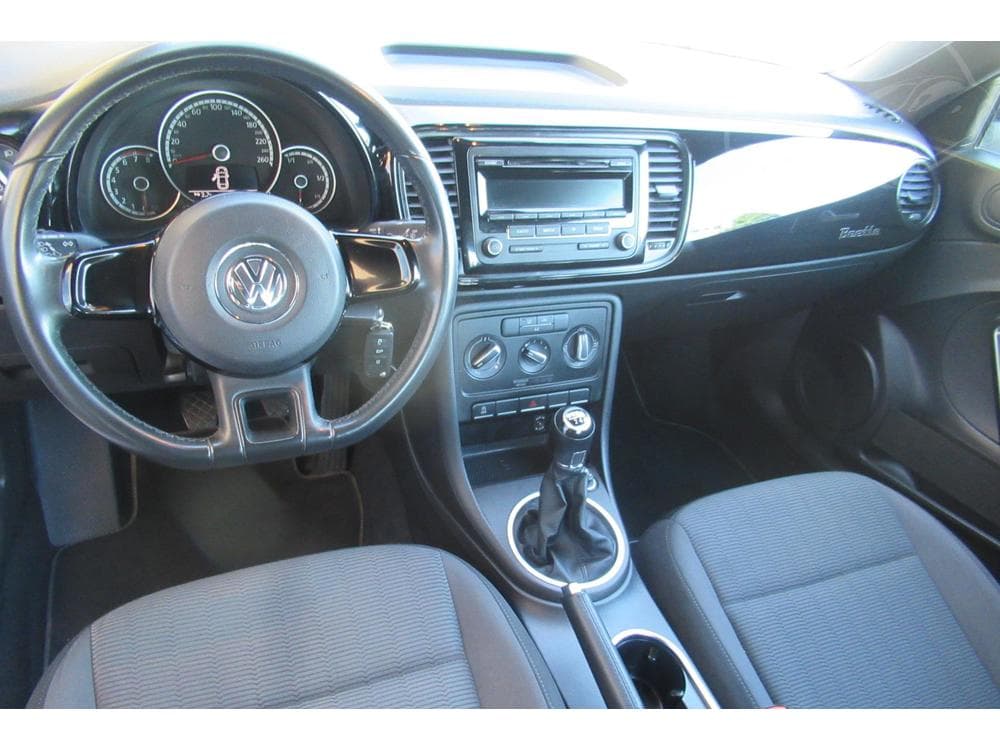 2015 Volkswagen BEETLE - 9