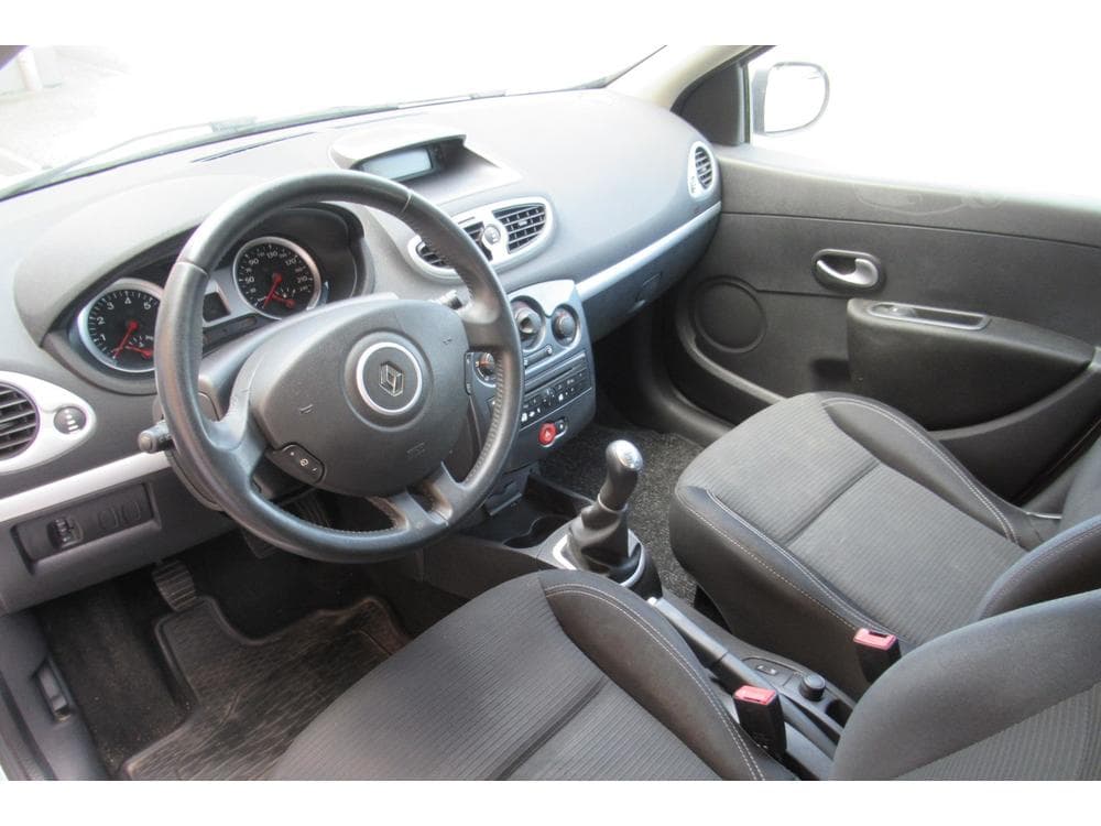 2012 Renault CLIO - 9