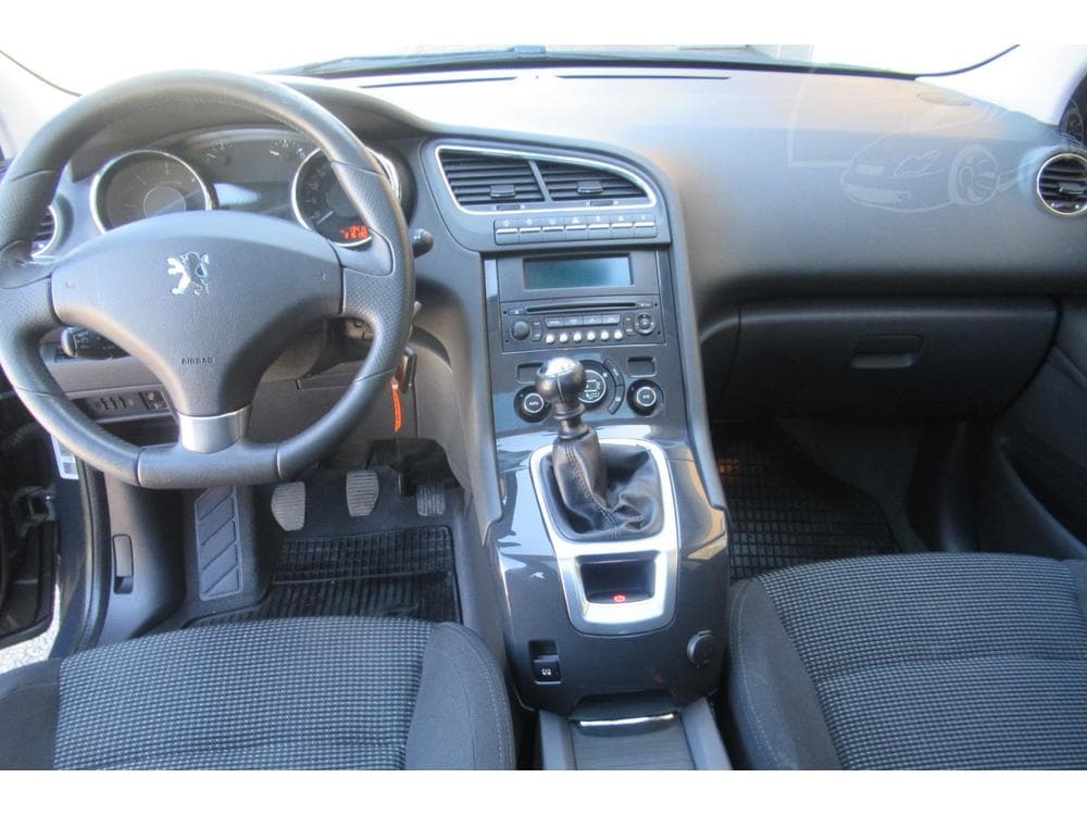 2012 Peugeot 5008 - 10
