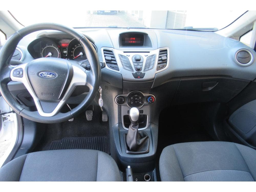2011 Ford FIESTA - 10