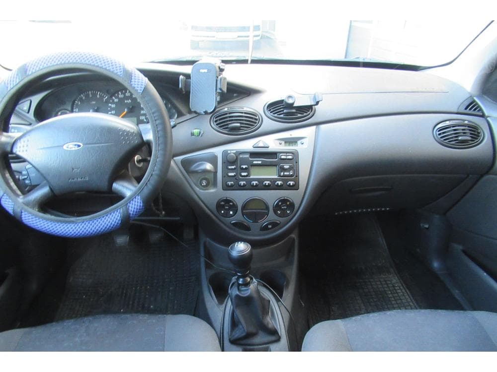 2002 Ford FOCUS - 10