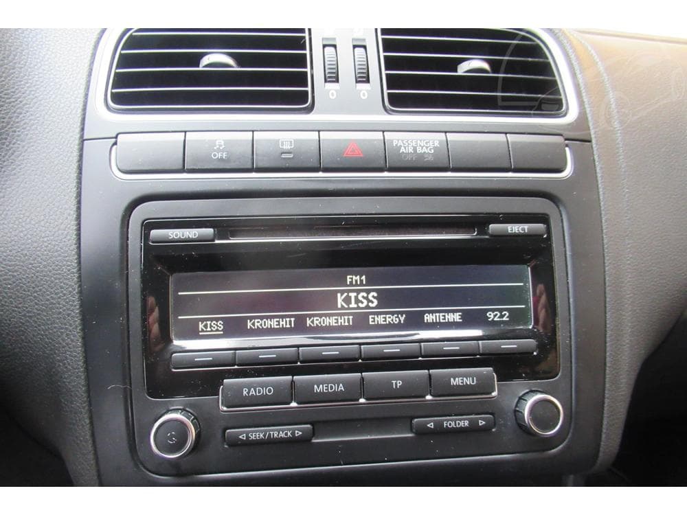 2012 Volkswagen POLO - 11